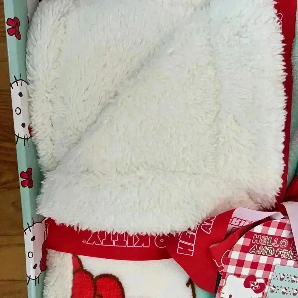 New Gift Boxed Hello Kitty Christmas 60" x 90" Plush Sherpa Throw Blanket green - Picture 2 of 5